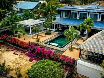 5 Bedroom Villa