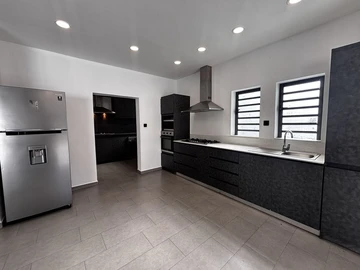 4 Bedroom Villa