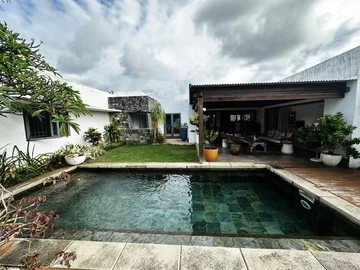 6 Bedroom House