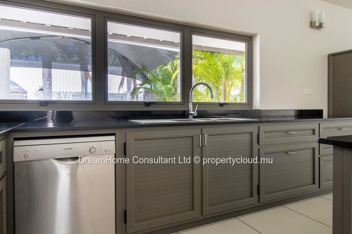 Maison familiale moderne à louer – Vue imprenable sur les montagnes ! - DISPONIBLE À PARTIR DE SEPTEMBRE !