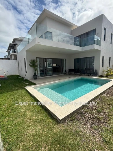 Contemporary Villa With 3 En-Suite Bedrooms And A Private Swimming Pool – Péreybère