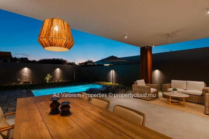 À Vendre – Villa neuve sécurisée, 4 chambres, à deux pas de la ville et de la forêt
