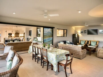 5 Bedroom Villa