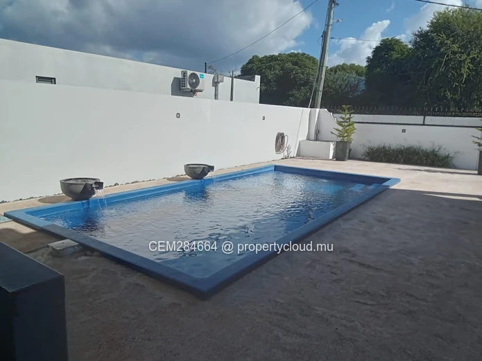 Exquisite Individual House for Rent in Albion