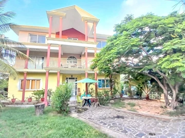 9 Bedroom Villa