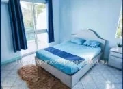 Cet appartement spacieux et confortable de trois étages 
