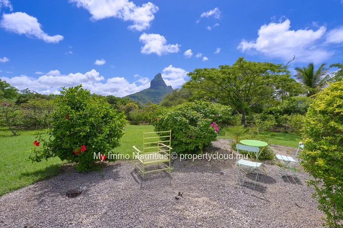 High-End Villa on Tamarina Golf Course – Exclusive Estate