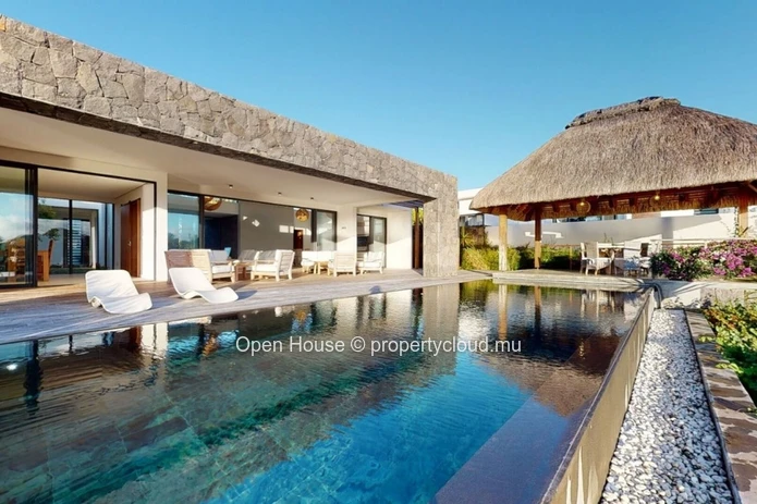 Luxury Villa, Ocean Front, Golf, 4 bedrooms, 4 bathrooms, swimming pool. Accessible at foreigners.