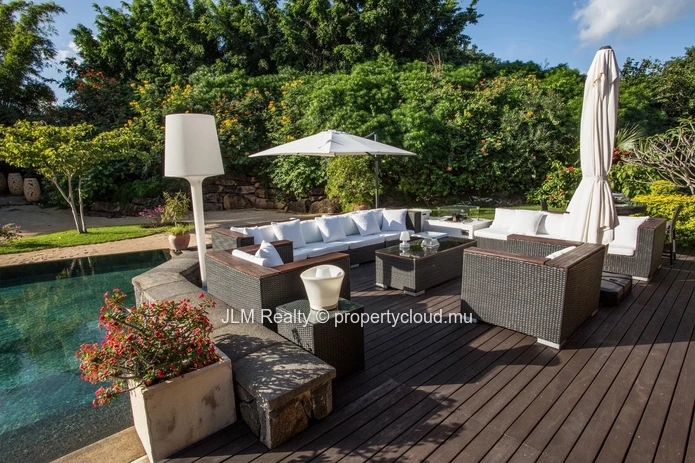 Luxury villa for sale with access to golf and beach club in Tamarin, Mauritius