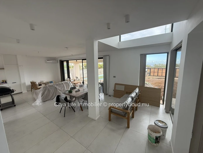 Élégante Villa Meublée avec Vue Mer et Montagnes à Flic-en-Flac
