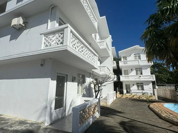 10 Bedroom Building