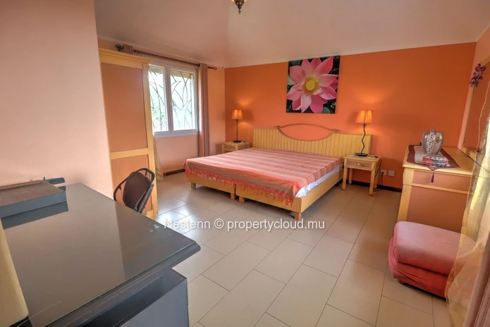 Spacious family home with swimming pool and beautiful living spaces