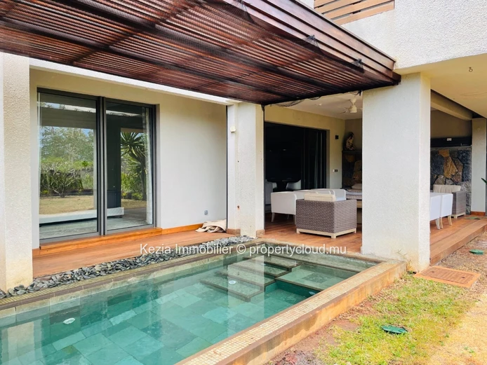 Contemporary Apartment With Pool And Private Garden