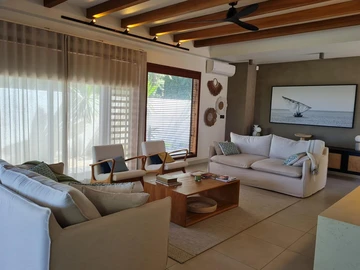 4 Bedroom Townhouse, Duplex