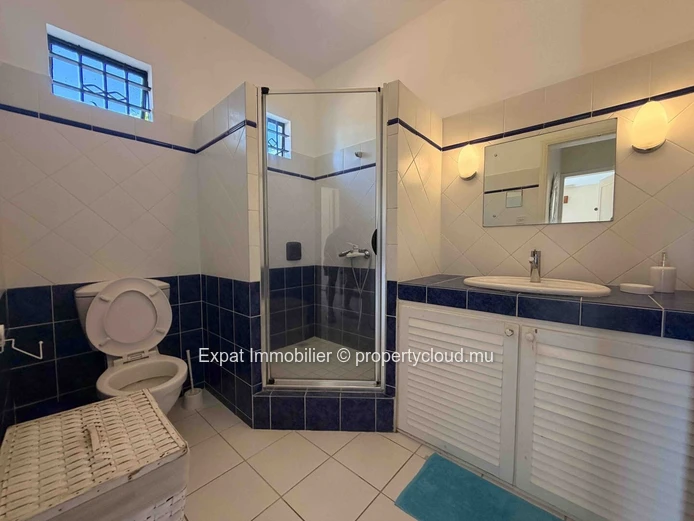 3-Bedroom Family Home with Office, Pool and Mountain Views – For Rent in Tamarin
