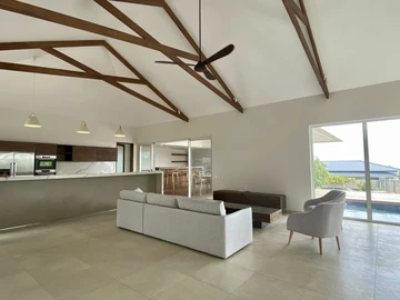 4 Bedroom Villa