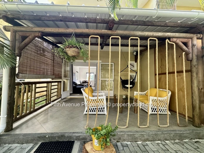 Two-bedroom duplex in a secure residence with swimming pool