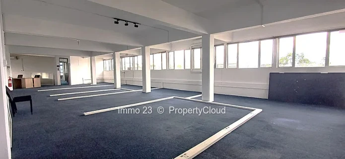 Office - 653m2 - Quatre Bornes - Ref. BU98158LO
