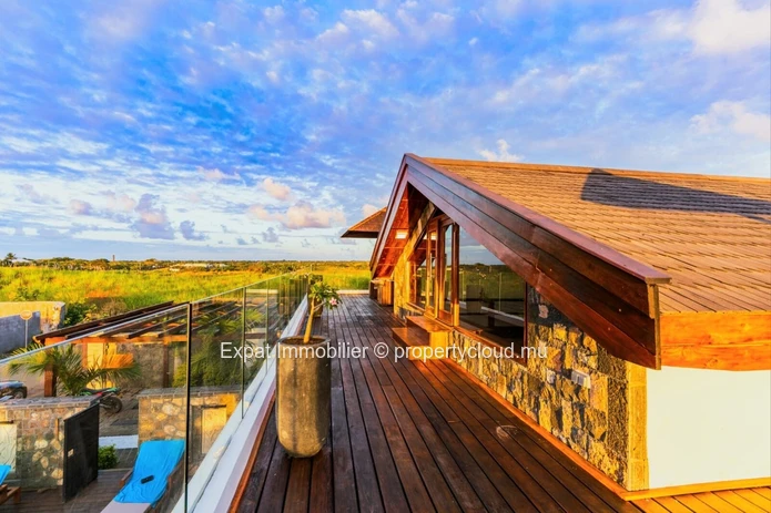 Tropical Villa With 4 Suites, Panoramic Rooftop Terrace And Swimming Pool – Grand Baie