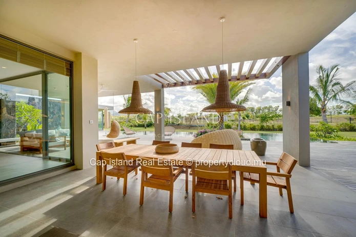 Anahita - Luxurious 660 sqm villa, golf and beach access