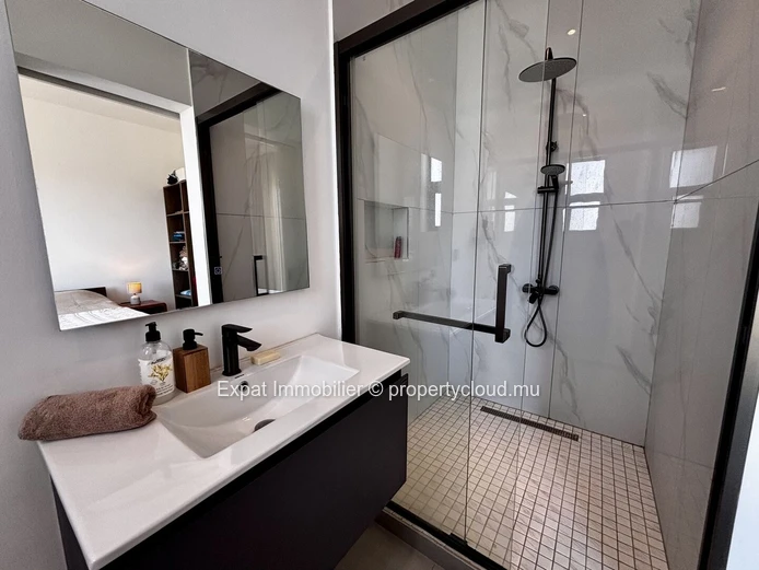 Stunning 3-Bedroom En-Suite Apartment With Open Views & Spectacular Sunsets – Grand Baie