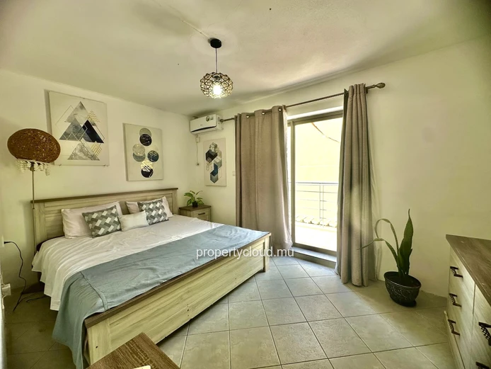 Flic en Flac location d'un triplex de 3 chambres avec piscine et vue dégagée sur Flic en Flac