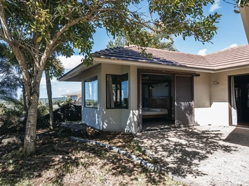 4 Bedroom Villa