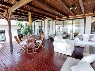 5 Bedroom Villa