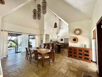 5 Bedroom Villa