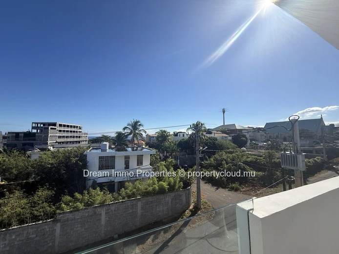 Studio meublé très lumineux avec vue mer à Flic en Flac – Ile Maurice