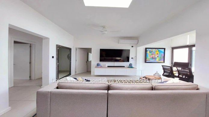 Price Drop! Stunning Mountain And Sea Views! Penthouse With Private Rooftop In Tamarin – Mauritius