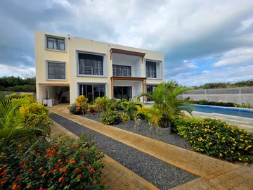 6 Bedroom Villa
