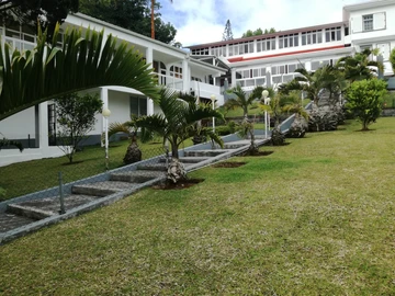8 Bedroom House