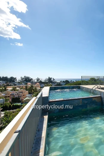 Flic-en-Flac, Mauritius: Magnificent, recently built 2-bedroom apartment with a large terrace, swimming pool, and jus...