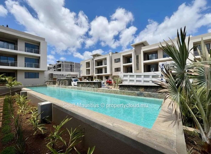 Penthouse Neuf avec Piscine et Vues Imprenables