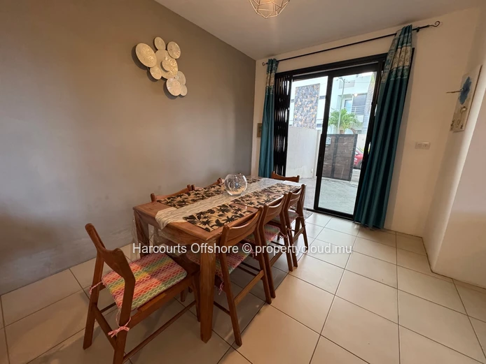 Maison Entièrement Meublée de 3 Chambres avec Piscine Privée & Parking