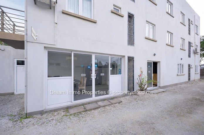 For sale: Building with 4 furnished apartments in Pereybere – Mauritius