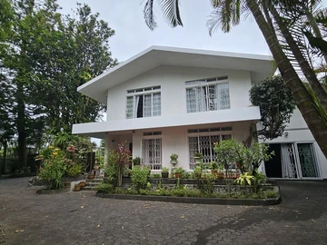 Spacious 4-Bedroom House for sale in Curepipe
