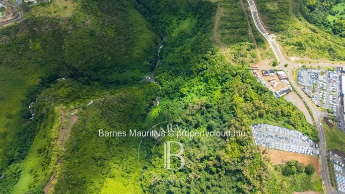 BAGATELLE - Commercial plot for sale - 2531 sqm
