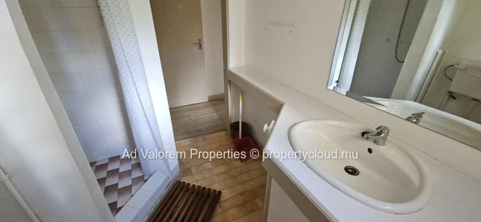 Appartement spacieux de 3 chambres à louer à Curepipe