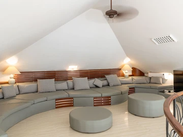 8 Bedroom Villa