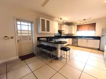 Maison de 4 Chambres