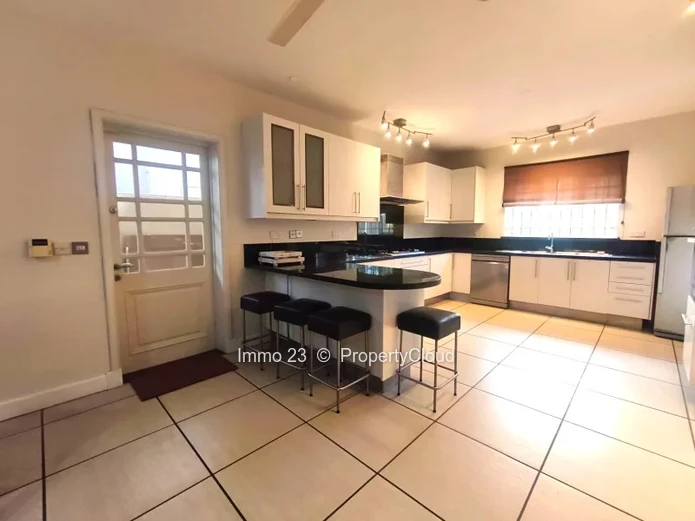 House / Villa - 4 bedrooms - Quatre Bornes