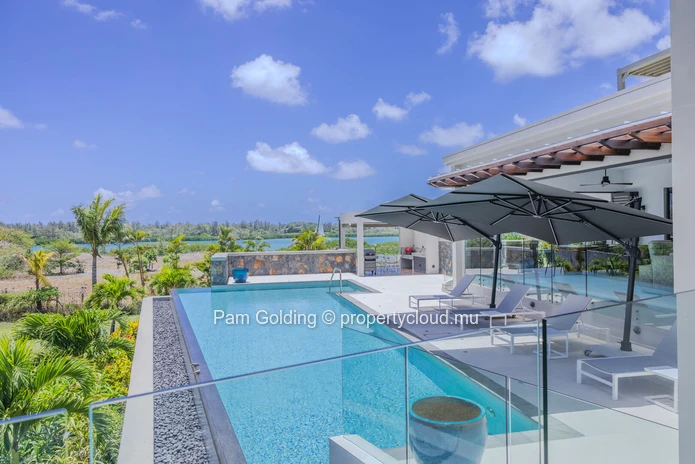 Villa de Luxe avec Vue sur Mer et 4 Chambres à l'Anahita Golf Estate, Île Maurice