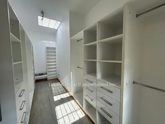 Prestige House for Rent – Private Estate in Forêt Daruty