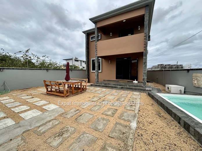 2/3-Bedroom Villa With Pool, Pets Welcome – Pereybere