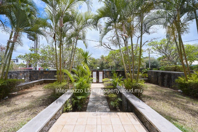 Apartment for Sale Mont Choisy – Garden Level, Private Garden, Mont Choisy & Trou aux Biches Beaches on Foot | Foreig...