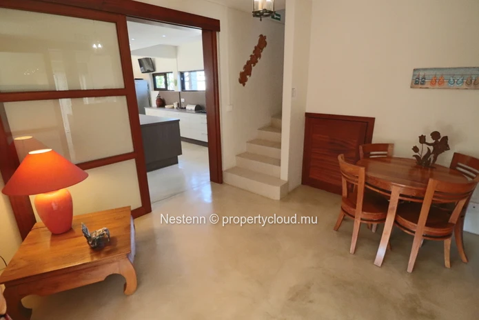Residential estate with 1 villa and 4 bungalows - With license. 