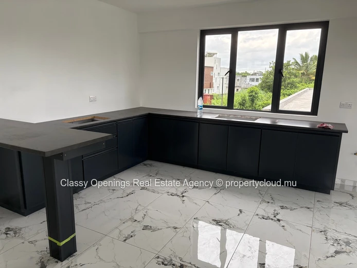 Marble-Floored 3-Bed Penthouse in Highlands, Vacoas