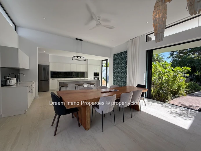 Superbe villa sur le golf à Azuri Village avec accès hôtel Radisson Blu – Ile Maurice
